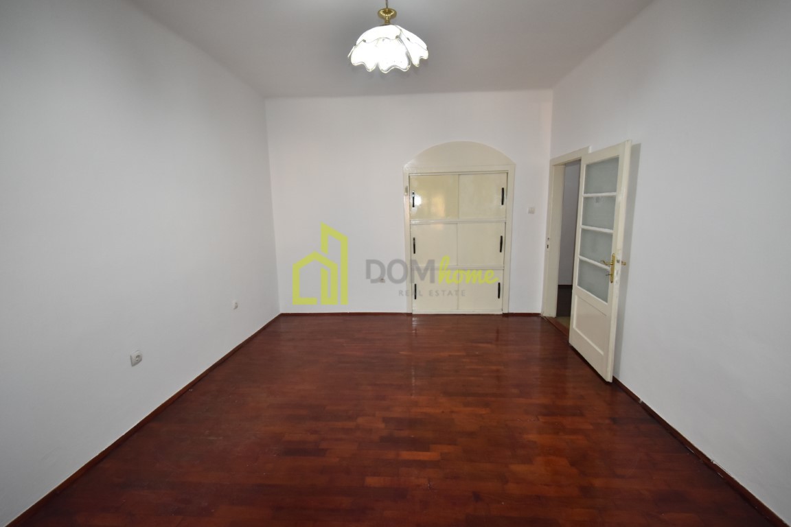 Dvosoban stan 68m2, Centar